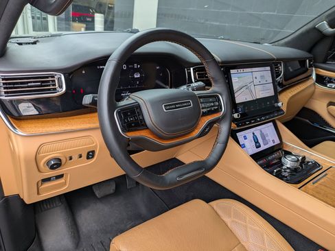 Used 2023 Jeep Grand Wagoneer Series III w/ Rear Seat Video Group 1 image 11