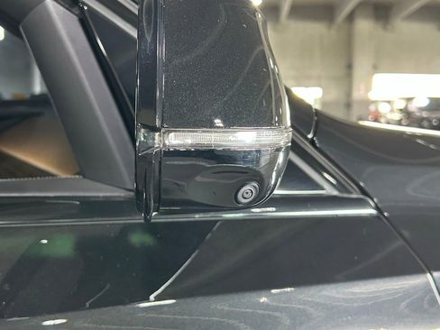 Used 2024 BMW X6 xDrive40i w/ Premium Package image 33