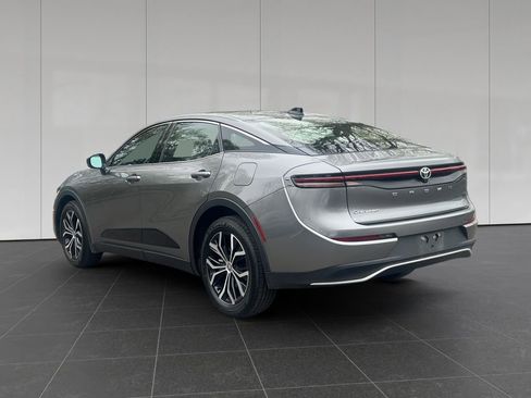 Used 2026 Toyota Crown XLE image 3