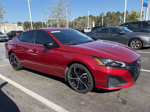 Used 2024 Nissan Altima 2.5 SR image 3