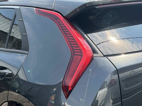 Used 2023 Kia Niro Wind FWD image 5
