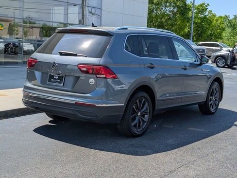 Used 2022 Volkswagen Tiguan SE image 6