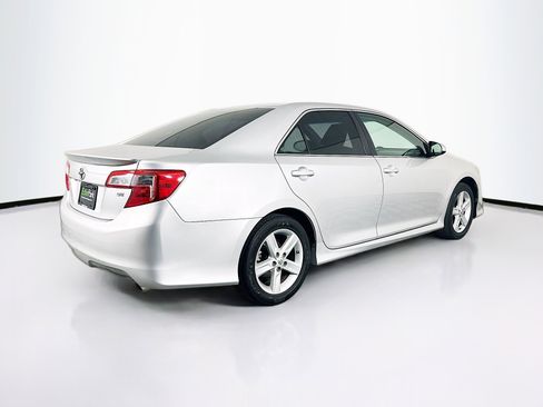 Used 2014 Toyota Camry SE image 9