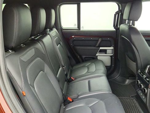 Used 2024 Land Rover Defender 130 X-Dynamic SE AWD/4WD image 25