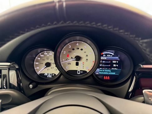 Certified 2024 Porsche Macan Turbo AWD/4WD image 20