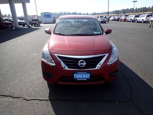 Used 2019 Nissan Versa SV image 8