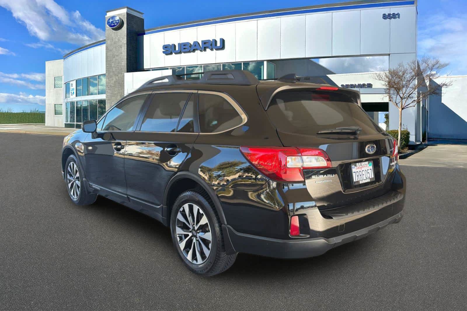 Used 2016 Subaru Outback 3.6R Limited AWD/4WD image 8