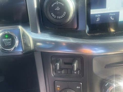 Used 2021 Ford F150 Lariat w/ Equipment Group 502A High image 19