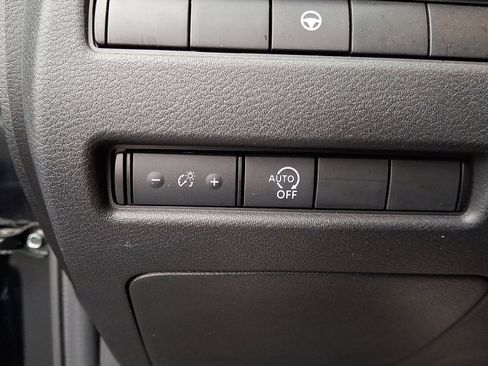 Certified 2023 Nissan Rogue SV image 24