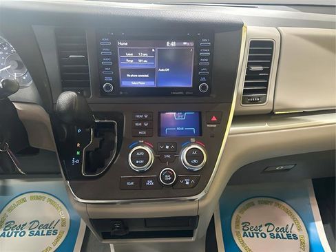 Used 2019 Toyota Sienna LE FWD image 25