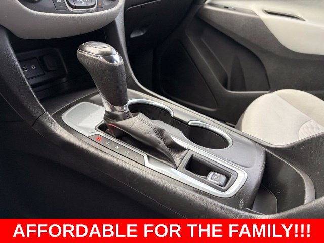 Used 2019 Chevrolet Equinox LS FWD image 23