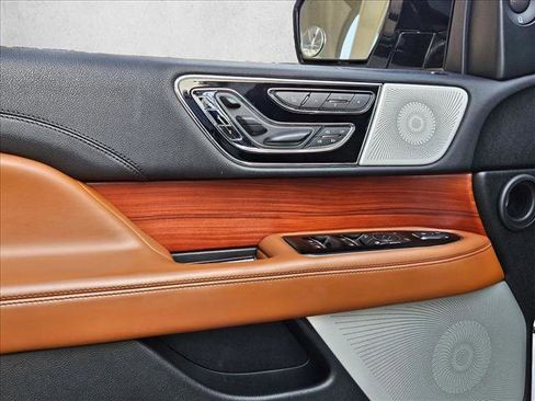 Used 2020 Lincoln Navigator Reserve w/ Luxury Package image 9