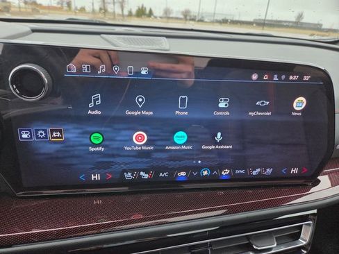 Used 2024 Chevrolet Traverse RS w/ LPO, Floor Liner Package image 26