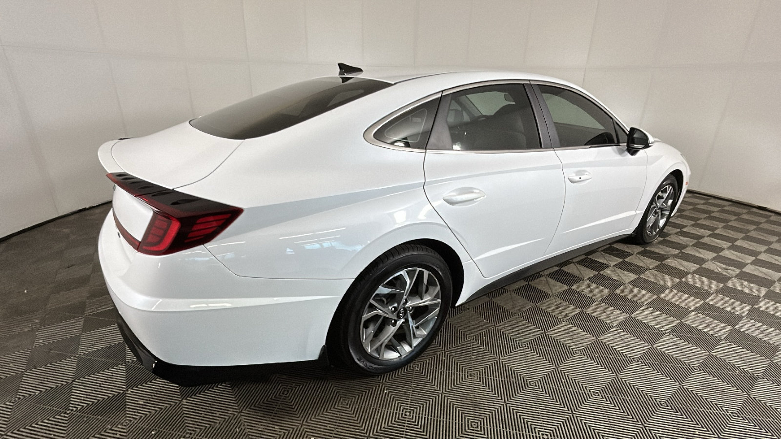 Used 2020 Hyundai Sonata SEL FWD image 3