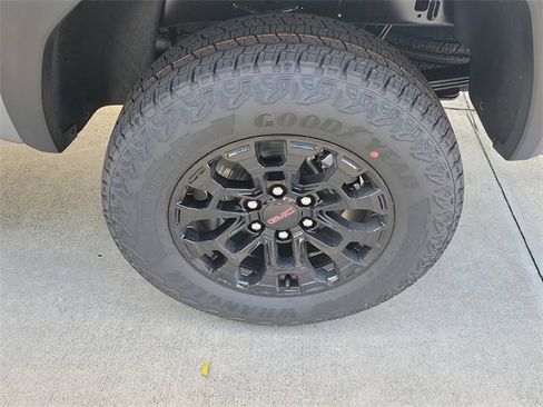 New 2026 GMC Canyon Elevation w/ Convenience Package image 5