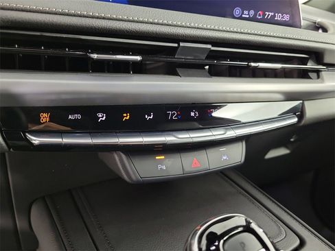 Certified 2025 Cadillac XT4 Premium Luxury image 27