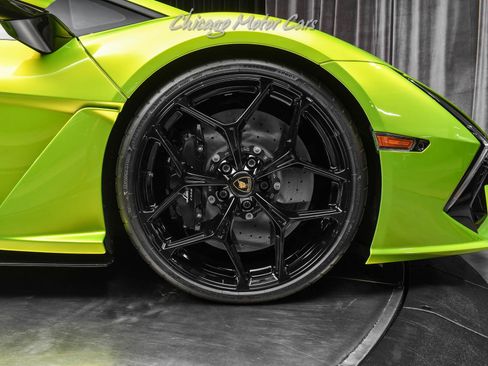 Used 2025 Lamborghini Revuelto AWD/4WD image 51