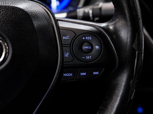 Used 2020 Toyota Corolla XLE image 28