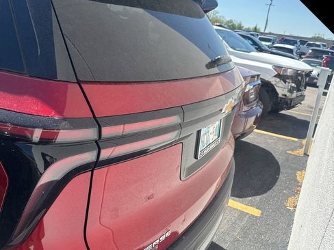 Used 2026 Chevrolet Traverse LT image 11