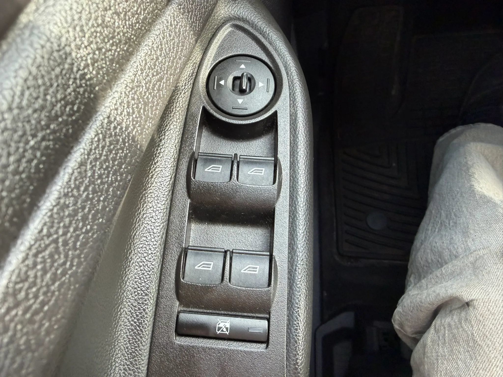 Used 2014 Ford Escape S FWD image 13