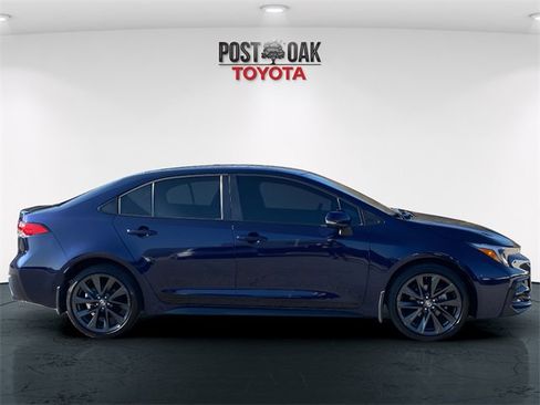 Used 2025 Toyota Corolla SE image 8
