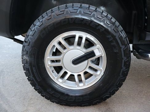 Used 2006 HUMMER H3 w/ Chrome Appearance Package image 41