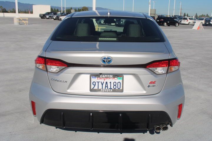 Used 2025 Toyota Corolla SE FWD image 4