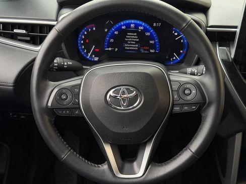 Used 2022 Toyota Corolla Cross XLE w/ Convenience Package FWD image 13
