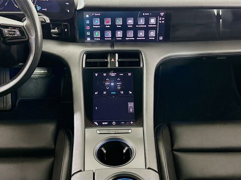 Used 2020 Porsche Taycan 4S image 11