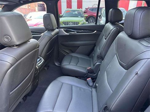 Used 2025 Cadillac XT6 Premium Luxury image 16