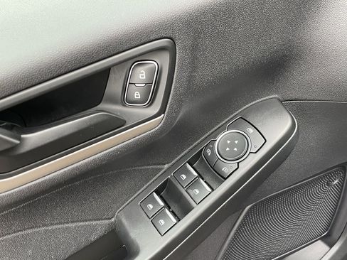 Used 2022 Ford Escape SE w/ Cold Weather Package image 12