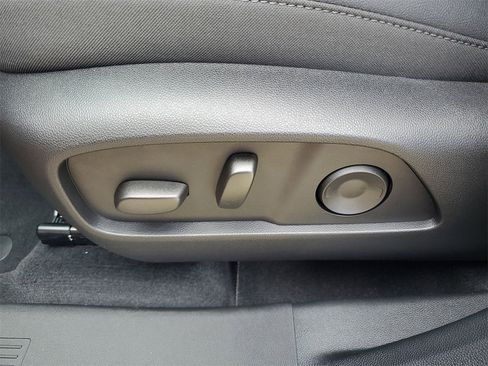 New 2026 Chevrolet Equinox LT w/ Convenience Package II image 19