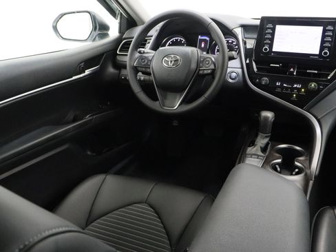 Certified 2023 Toyota Camry SE w/ Convenience Package image 30