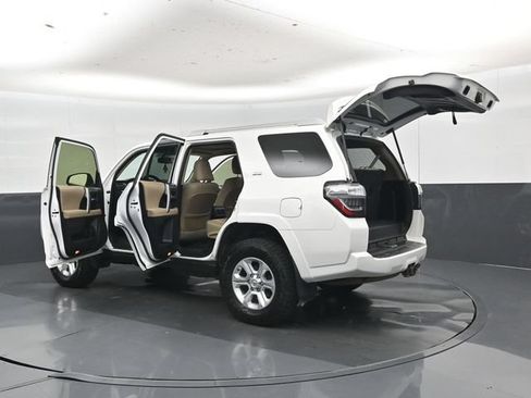 Used 2018 Toyota 4Runner SR5 Premium AWD/4WD image 56