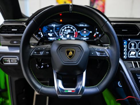 Used 2022 Lamborghini Urus AWD/4WD image 77