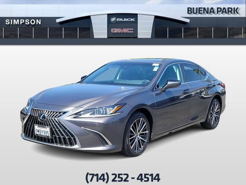 Used 2023 Lexus ES 250 w/ Premium Package AWD/4WD image 4