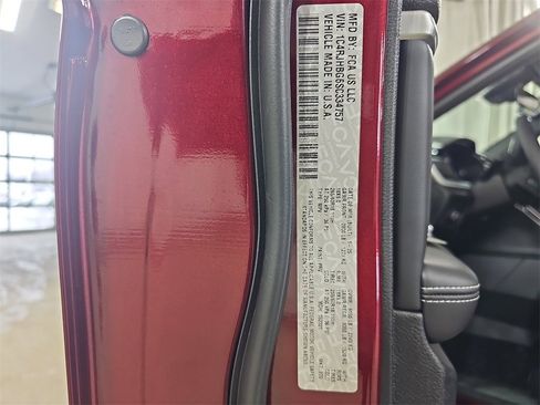 Used 2025 Jeep Grand Cherokee Limited image 41