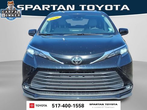 Used 2026 Toyota Sienna XLE FWD image 3