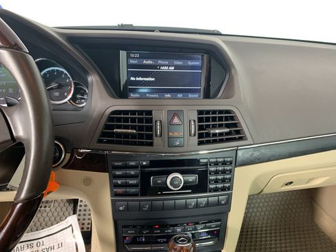 Used 2011 Mercedes-Benz E 350 Cabriolet image 24
