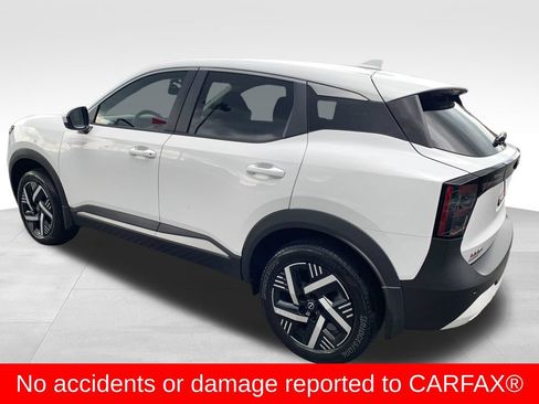 Used 2025 Nissan Kicks SV FWD image 3