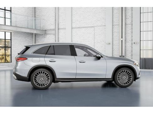 Used 2025 Mercedes-Benz GLC 300 image 16