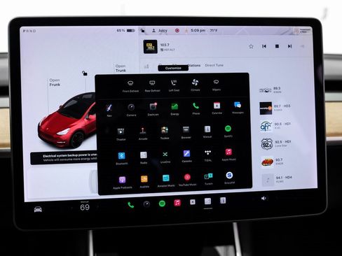 Used 2020 Tesla Model Y Long Range image 26