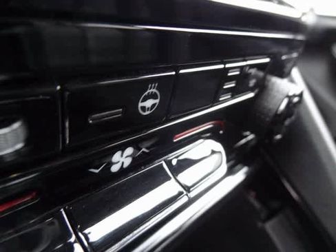 Used 2023 Jeep Grand Cherokee Limited image 17