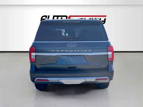 Used 2024 Ford Expedition Max XLT image 6