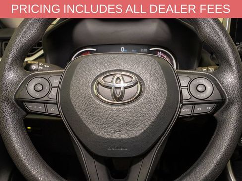 Used 2025 Toyota RAV4 XLE FWD image 17
