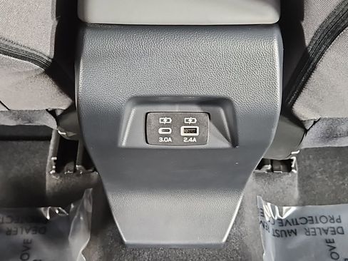 Certified 2025 Subaru Crosstrek 2.0i Premium image 24