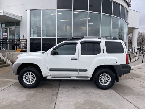 Used 2014 Nissan Xterra S image 4