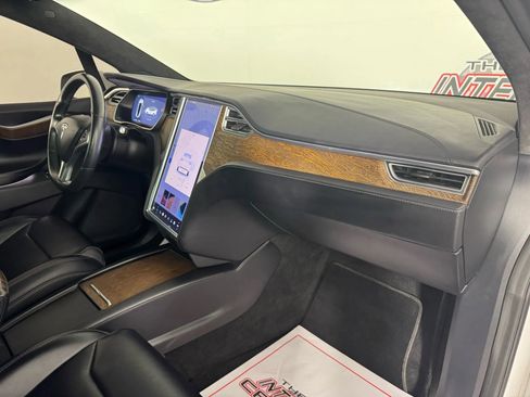 Used 2017 Tesla Model X 100D image 12