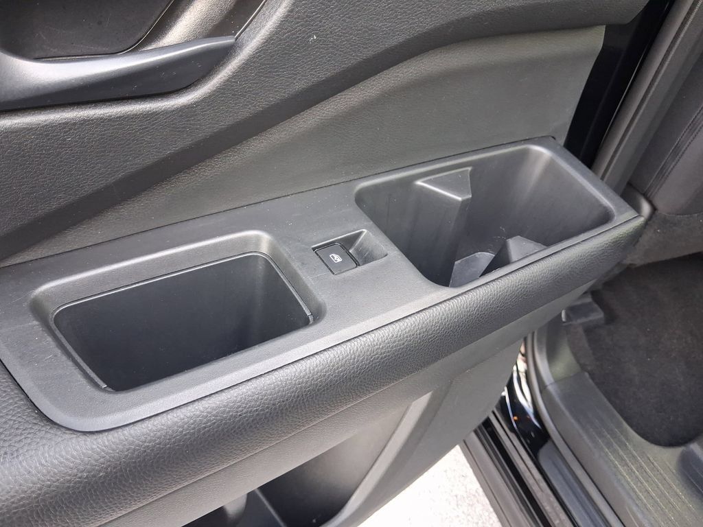 Certified 2024 Nissan Pathfinder SV FWD image 12