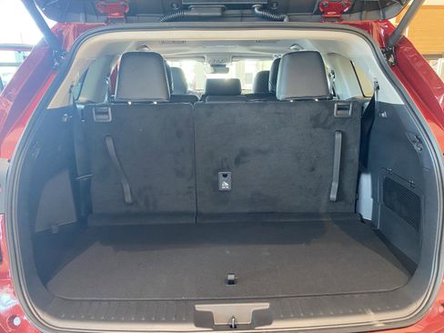 New 2026 Toyota Highlander XLE image 16